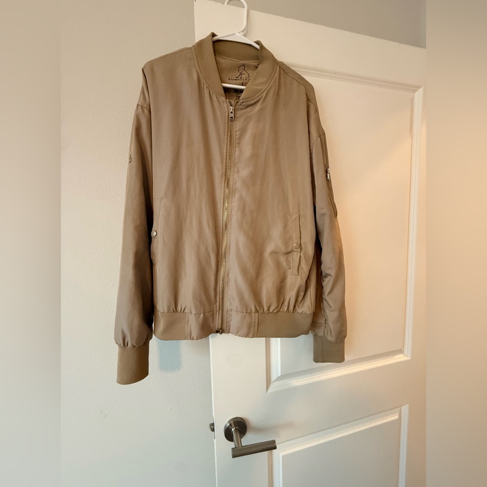 ✨ Kuwalla Tee Neutral Tan Beige Full Zip Bomber Jacket Utility Pocket Size L 🧥❤️ - Picture 16 of 16
